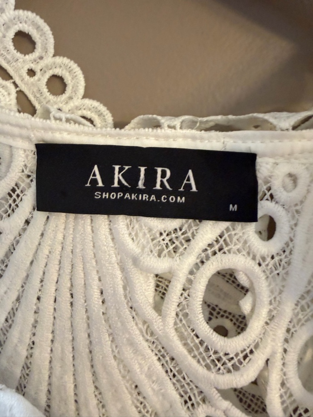 AKIRA White Guipure Lace Peacock Fan Cropped Jacket Bell Sleeve Blouse NWOT M - Picture 7 of 9